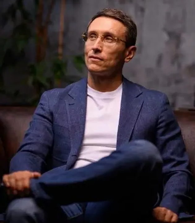 Илья Руднев